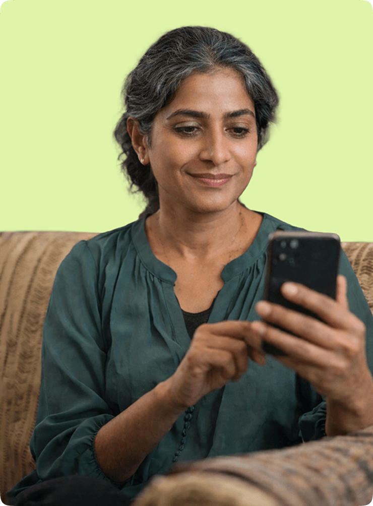 Locket member using WhatsApp